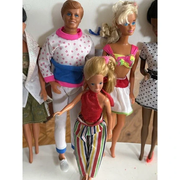 Vintage Mattel Barbies Form Early 80s To Late 80s , With Clothes, Good Condition